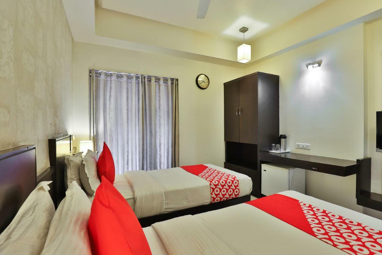 Hotel Magnum Inn Джунагадх Экстерьер фото