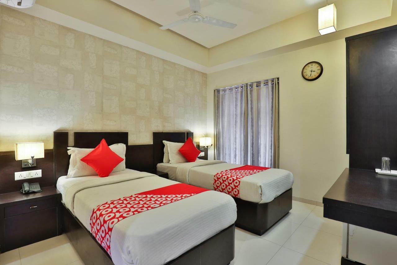 Hotel Magnum Inn Джунагадх Экстерьер фото